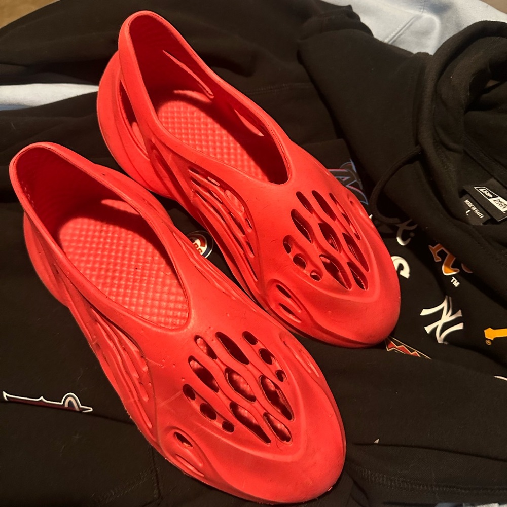 Yeezy foam runner